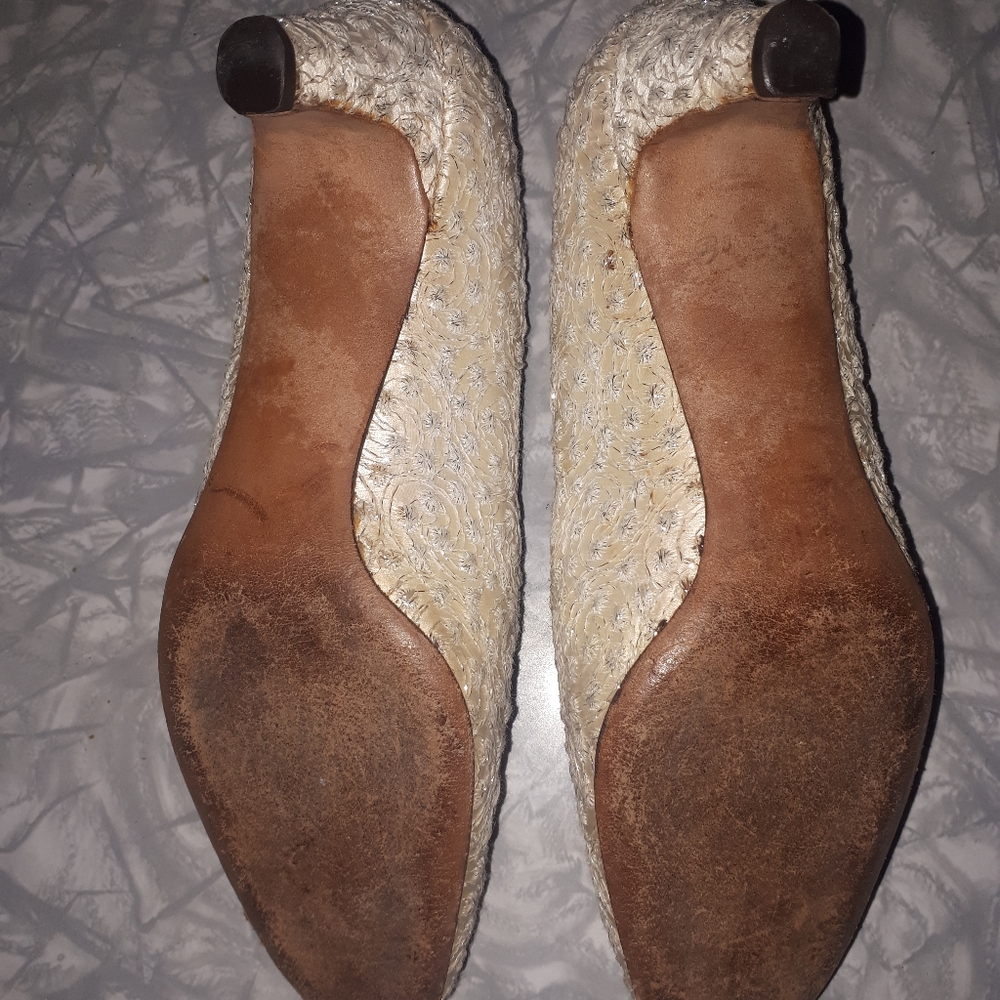 Vintage Wedding Shoes with kitten heal - Picture 4 of 10